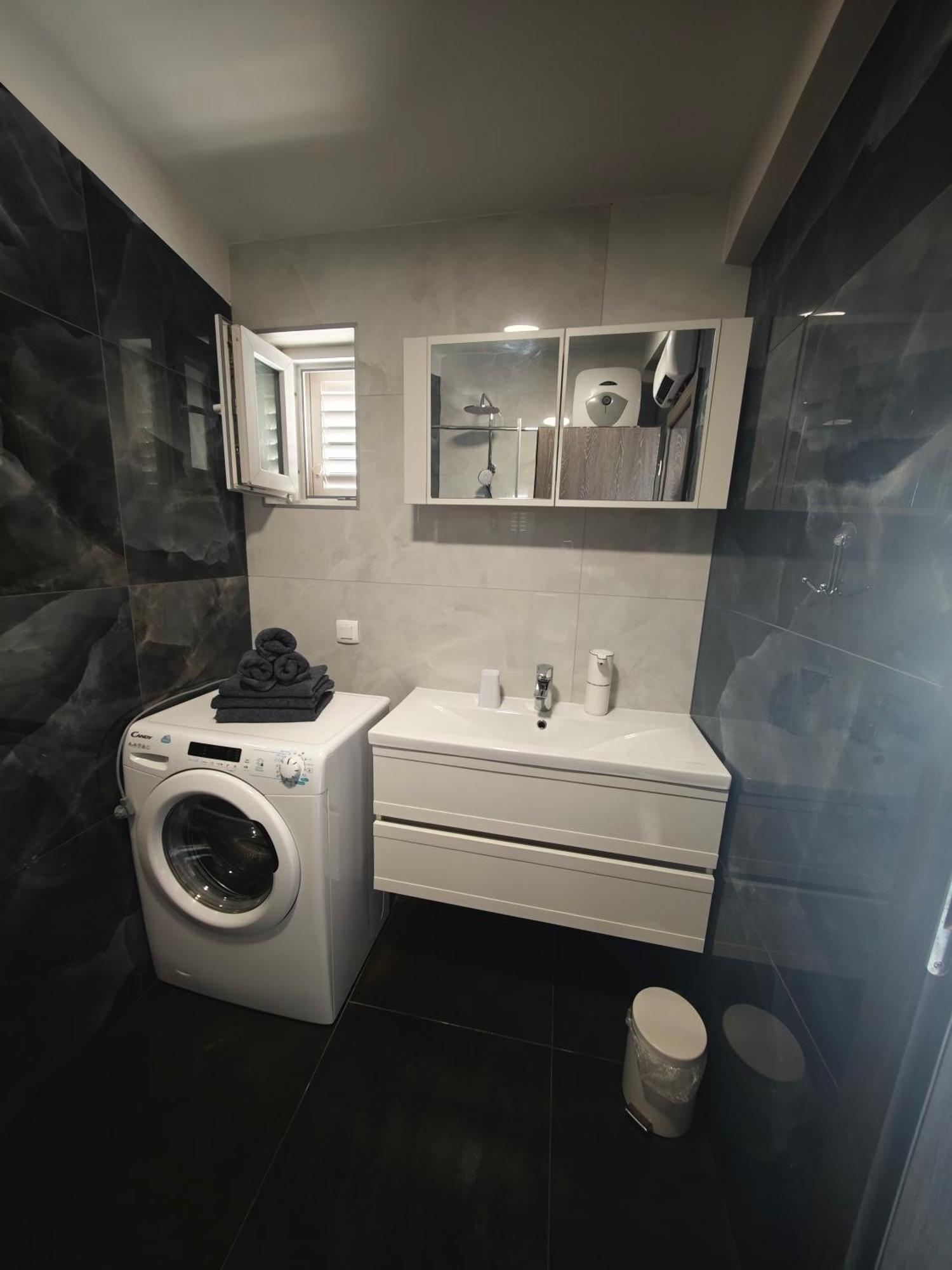 Apartman Lux Apartment *